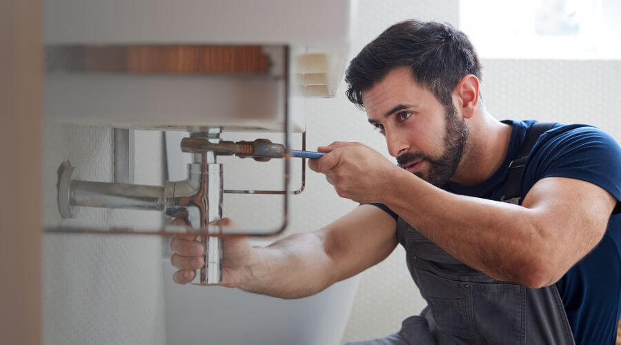 Professional water heater repair in Crockett, TX